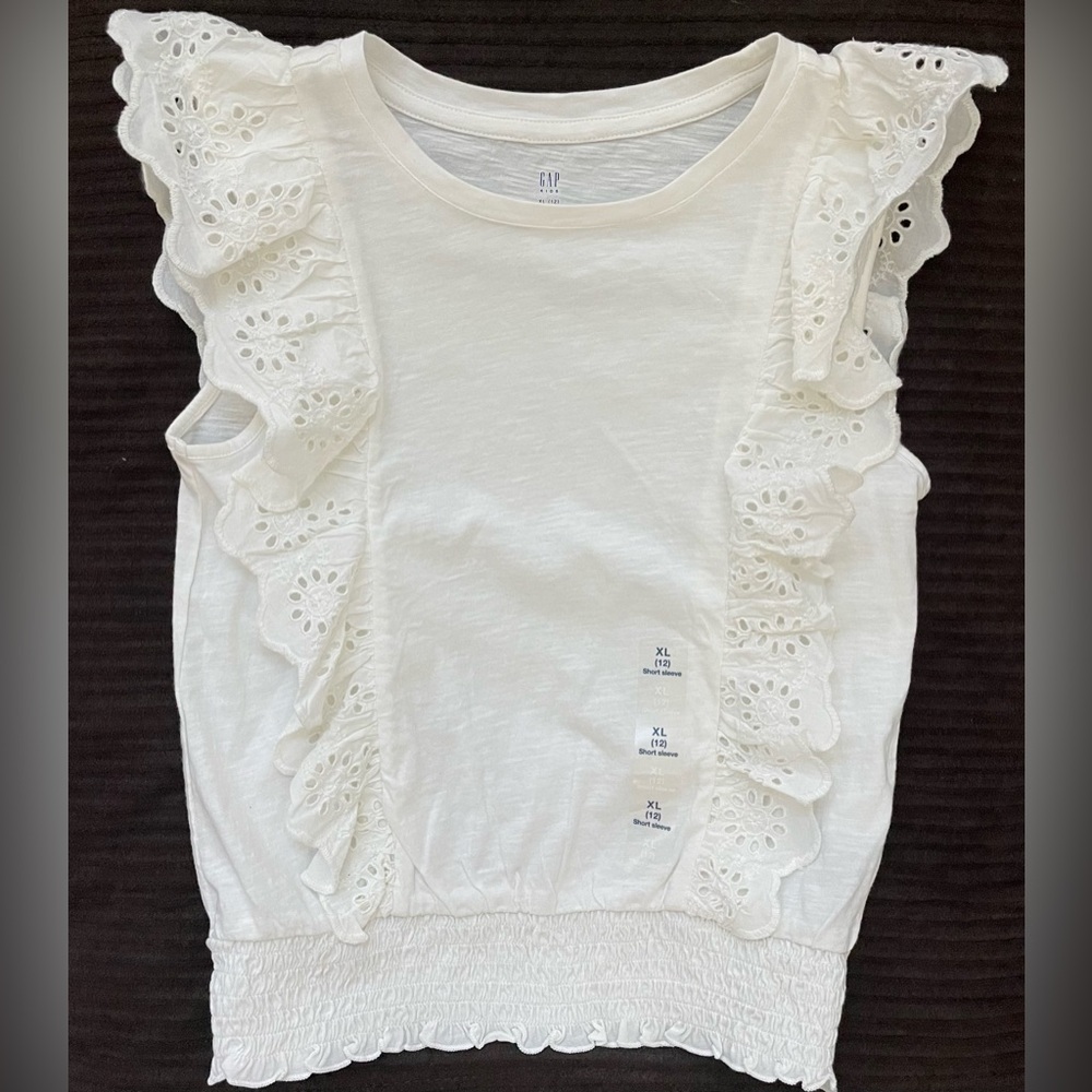 GAP 12 Cream Colored Flutter Sleeve Ruffled Tee